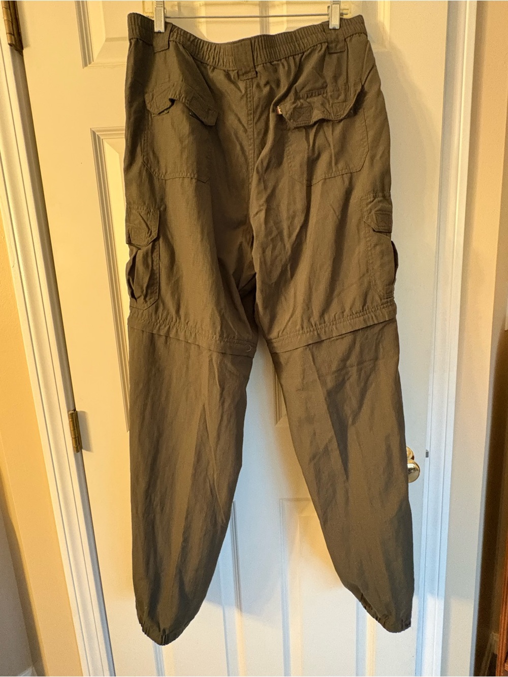 L.L. Bean Men's Dark Brown Lightweight Cargo Pants with belt loops